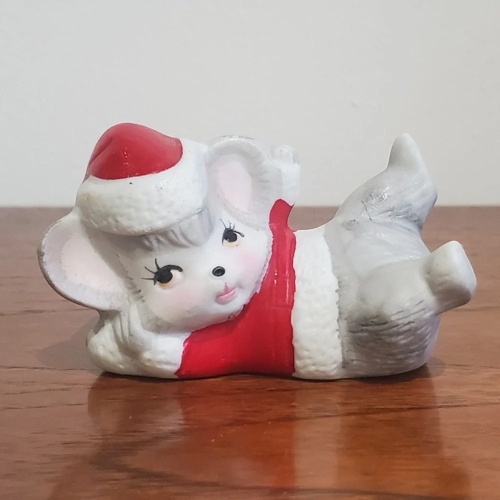 Vintage Tumbling Mouse Figurine Grey X-Mas Around The World‎ from NO. 54-235